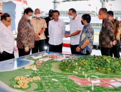 Presiden Jokowi Didampingi Gubernur Kepri Melepas Ekspor SGA Perdana Tahun 2022