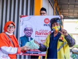 PKS Tanjungpinang Bagikan 2000 Paket Takjil  dan Santap Sahur