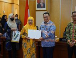 28 PNS Pemprov Riau Terima SK Pensiun