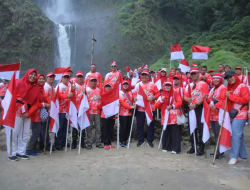 Bupati dan Forkopimda Asahan Kibarkan Bendera Merah Putih di Air Terjun Ponot