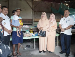 Kadis Kominfo Asahan Serahkan Bantuan Makanan Tambahan Kepada Anak Stunting
