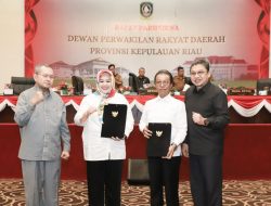 Gubernur dan Pimpinan DPRD Prov Kepri Tandatangani Nota Kesepakatan KUA-PPAS APBD