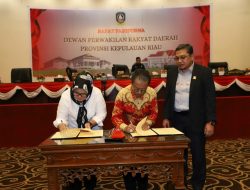 Pimpinan DPRD Kepri Tandatangani Nota Kesepakatan KUA-PPAS Perubahan APBD 2023