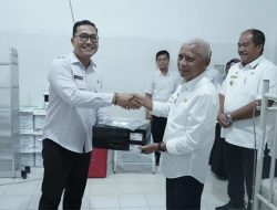 Bupati Asahan Serahkan Alat Kesehatan di UPTD Puskesmas Aek Songsongan