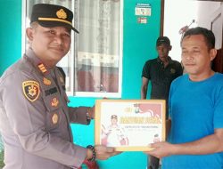 Kapolsek Tanjungpinang Timur Salurkan Bantuan Kapolda untuk Warga Terdampak Angin Kencang