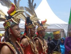 Warisan Budaya Terjaga: Kerajaan Mempawah Gelar Penganugerahan Darjah Kekerabatan dan Tradisi Robo’ Robo’