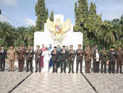 Pjs. Bupati Asahan Melakukan Upacara Ziarah Nasional dalam Rangka HUT Ke 79 TNI