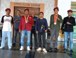 Warga Terdampak Penggusuran Teluk Bakau Serahkan Surat Permohonan RDP ke DPRD Batam