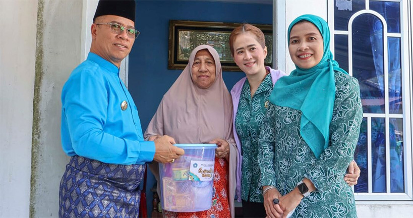 Bupati Kepulauan Anambas, Aneng menghadiri bakti sosial (baksos) yang digelar pengurus Dekranasda pada Jumat (27/2/2026).