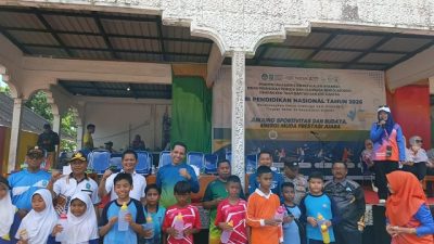 Rayakan Hardiknas, Wabup Raja Bayu Lepas 1.066 Peserta Porseni KKG Tuah Siantan