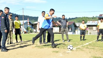 Bupati Anambas Buka Turnamen Sepak Bola Sempena HUT ke-51 Desa Mubur dan HUT Karang Taruna ke-40