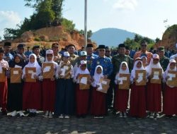 Pemkab Anambas Anugerahkan Piagam untuk Anak Berprestasi di Puncak HAN ke-42