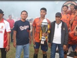 Wabup Anambas Tutup Open Turnamen HUT Desa Payalaman, Gudang Baru FC Juara