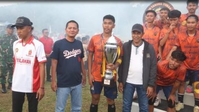 Wabup Anambas Tutup Open Turnamen HUT Desa Payalaman, Gudang Baru FC Juara