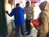Jelang HUT Kemerdekaan ke-81, 25 Warga Sakit di Tanjung Unggat Dapat Sembako dari Polsek Bukit Bestari