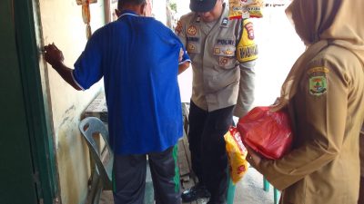 Jelang HUT Kemerdekaan ke-81, 25 Warga Sakit di Tanjung Unggat Dapat Sembako dari Polsek Bukit Bestari