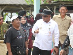 Wali Kota Tanjungpinang Serahkan Langsung Kartu Bima Sakti ke Rumah Warga