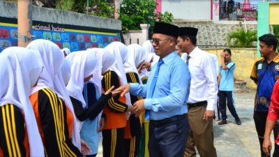 Aksi Bergizi di SMPN 1 Siantan, Bupati Aneng Tekankan Konsistensi Tablet Tambah Darah Tiap Senin