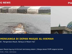 Jalan Berlubang di Depan Masjid Al-Hikmah Tanjungpinang Ancam Pengendara